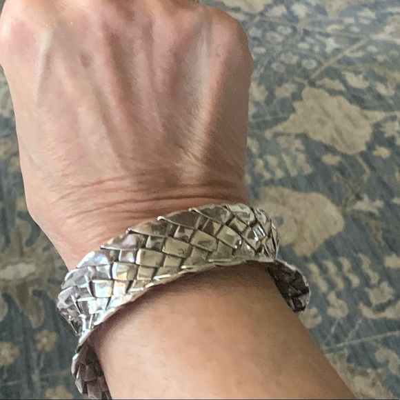 Sterling silver 950 basket weave handmade cuff. - Picture 8 of 9